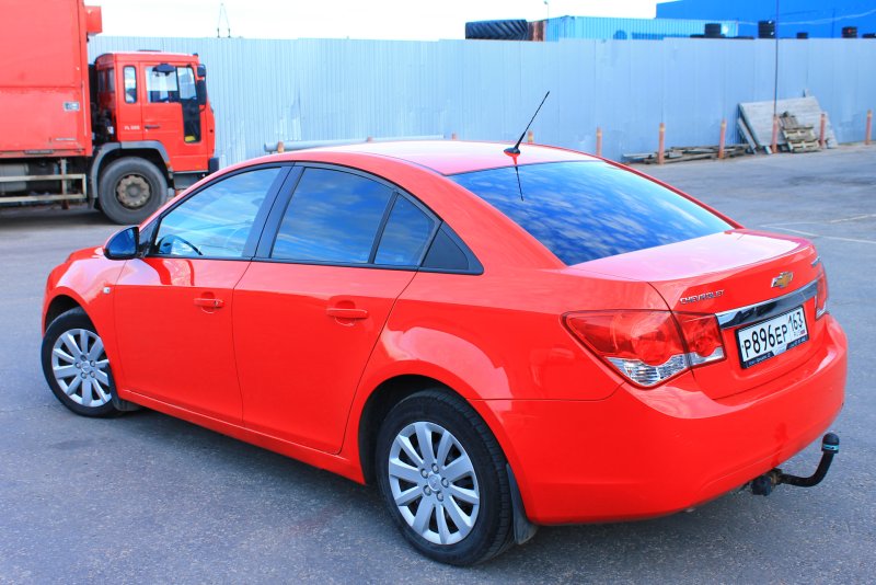Chevrolet Cruze красный