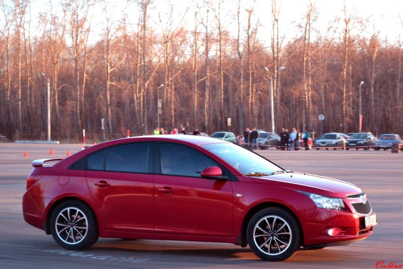 Chevrolet Cruze Red