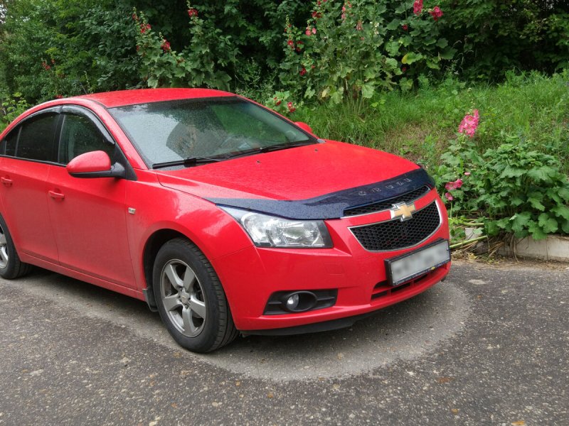 Chevrolet Cruze седан красный