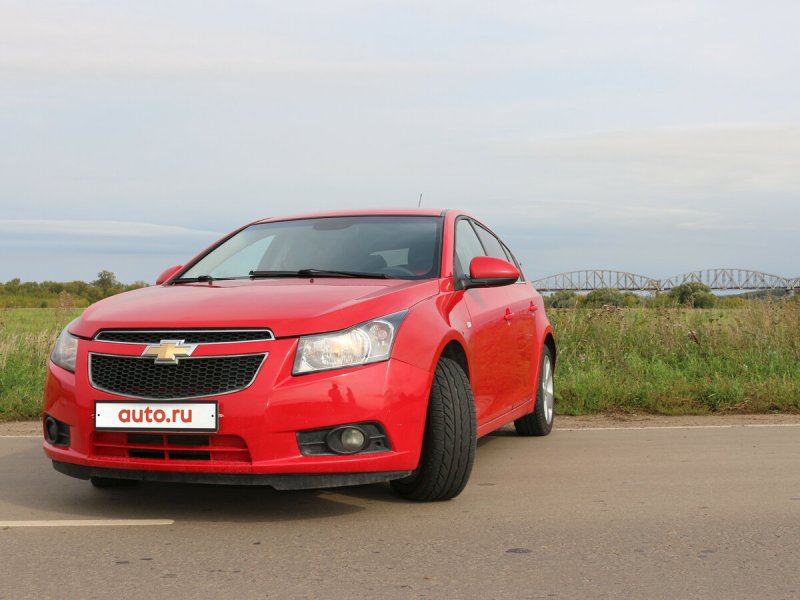 Chevrolet Cruze 2010 красный