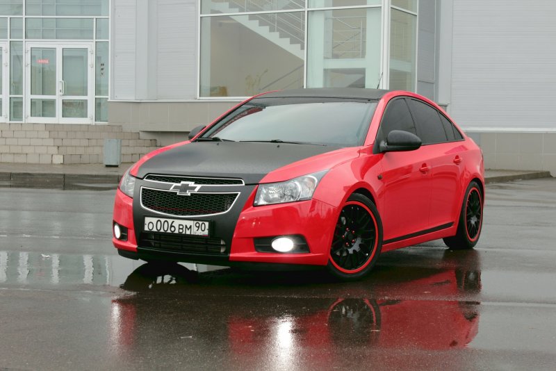 Chevrolet Cruze красный