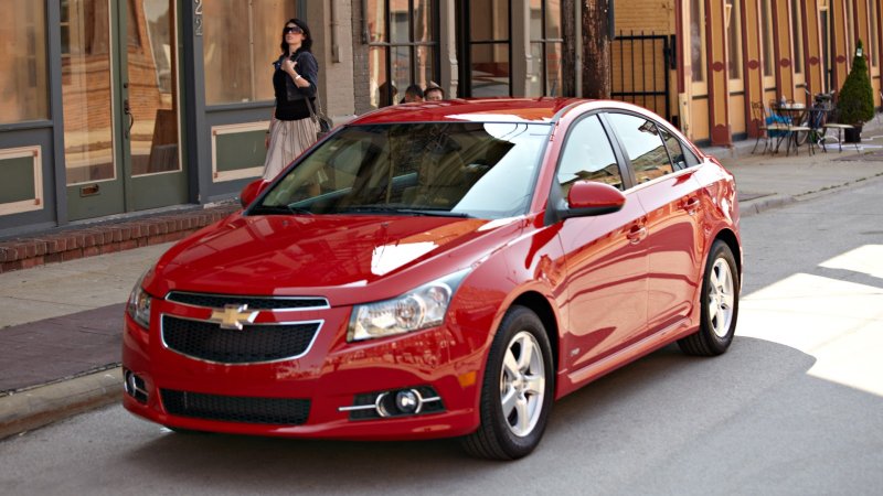 Chevrolet Cruze красный