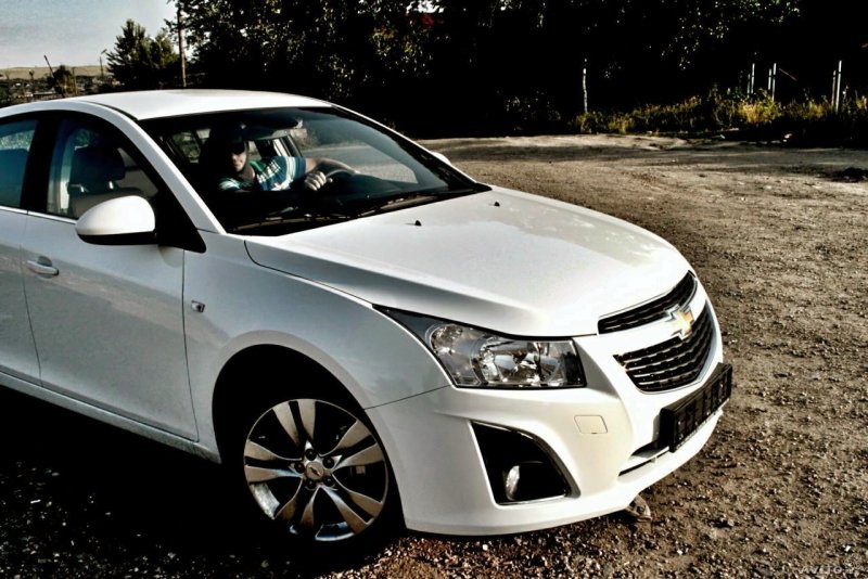 Автомобиль Chevrolet Cruze, 2013 г.
