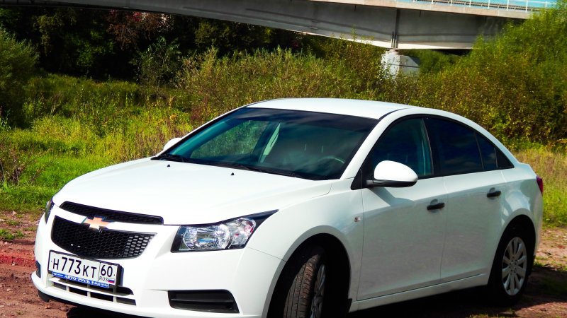 Chevrolet Cruze 2012 белый