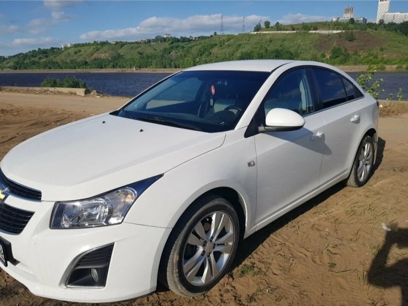 Chevrolet Cruze белый