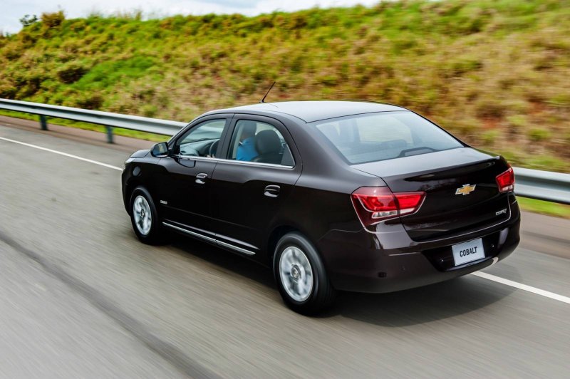 Chevrolet Cobalt 2 салон