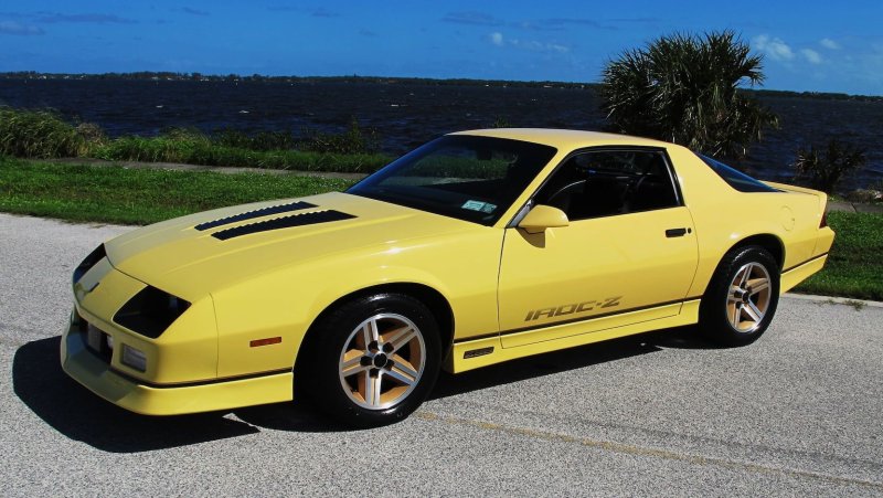 Chevrolet Camaro z28 1990