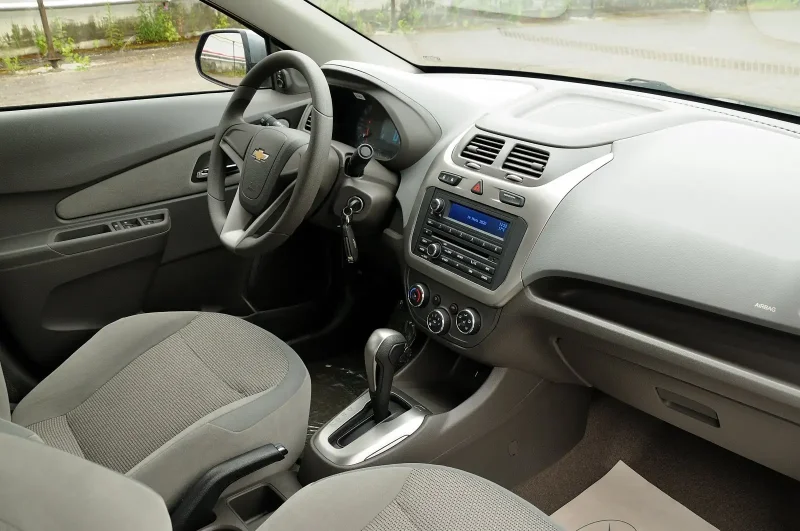 Chevrolet Cobalt LTZ салон