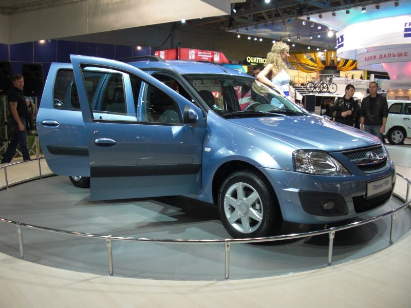 Largus r90