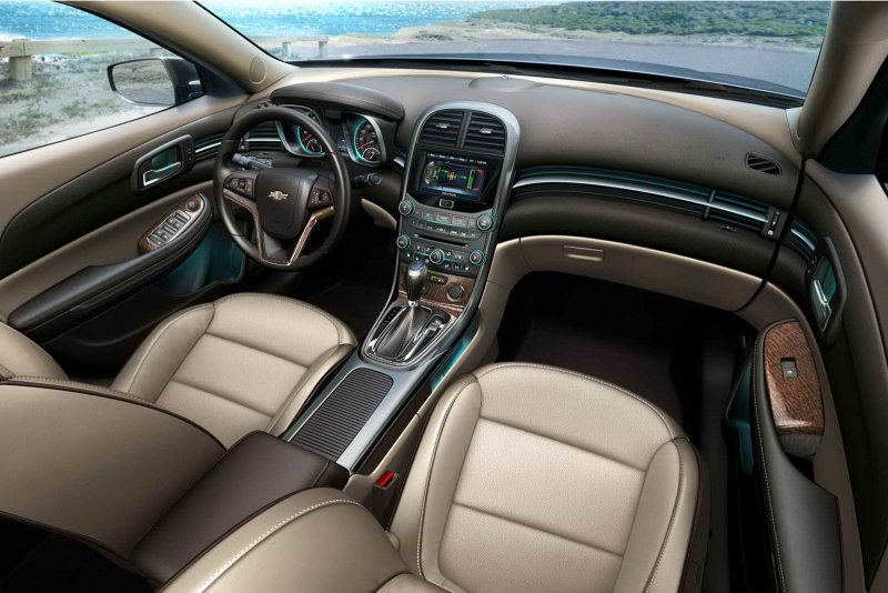 Chevrolet Malibu салон