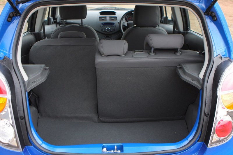 Chevrolet Spark 2011 багажник