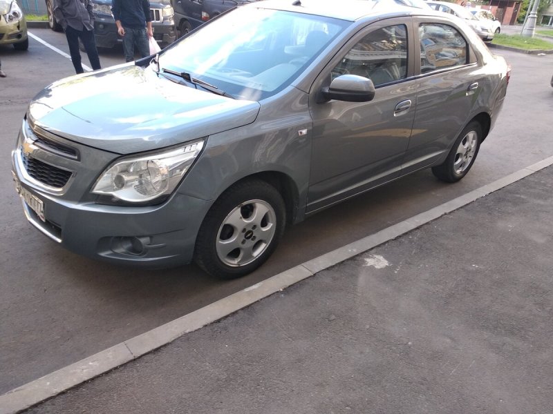 Зеленый кобальт автомобиль