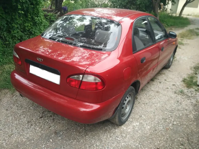 Брошенный Дэу Ланос