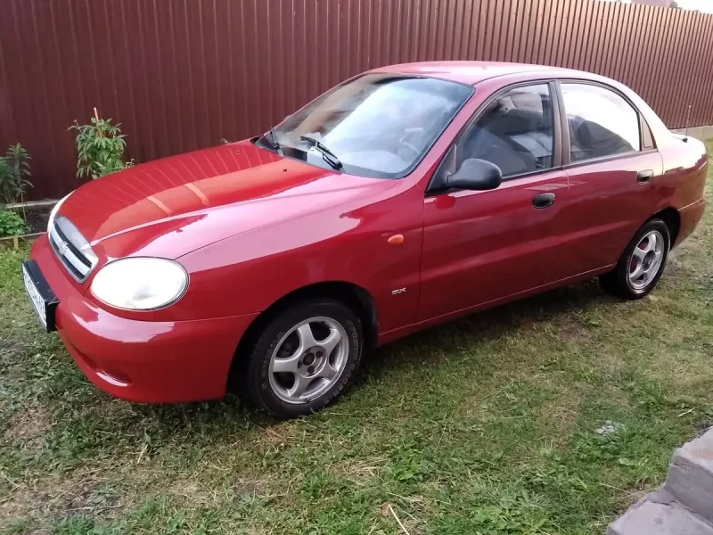 Chevrolet lanos 2008 красный
