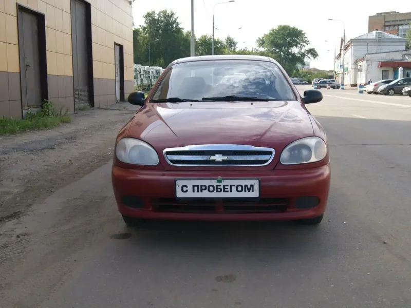 Шевроле Ланос красный