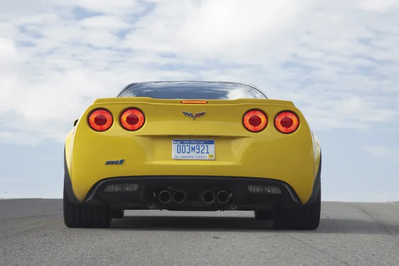 Chevrolet Corvette c6 сзади