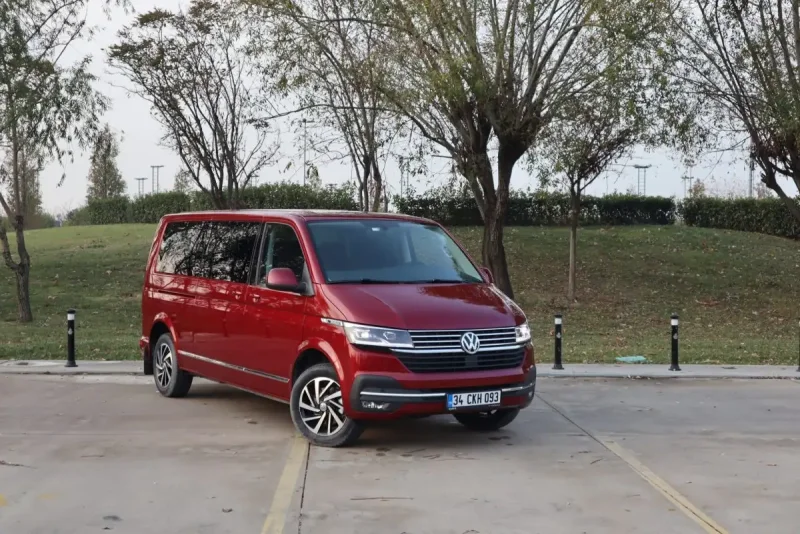 Volkswagen Transporter t6 красный
