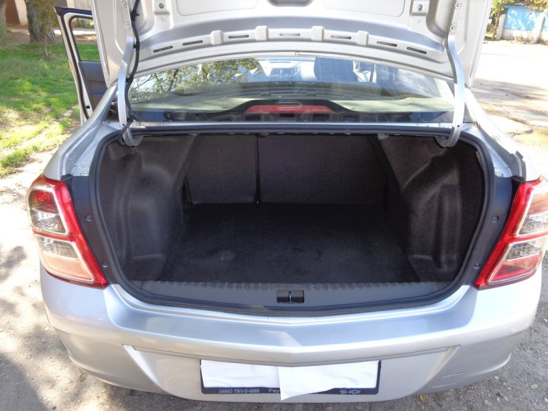 Chevrolet Cruze 2013 седан багажник