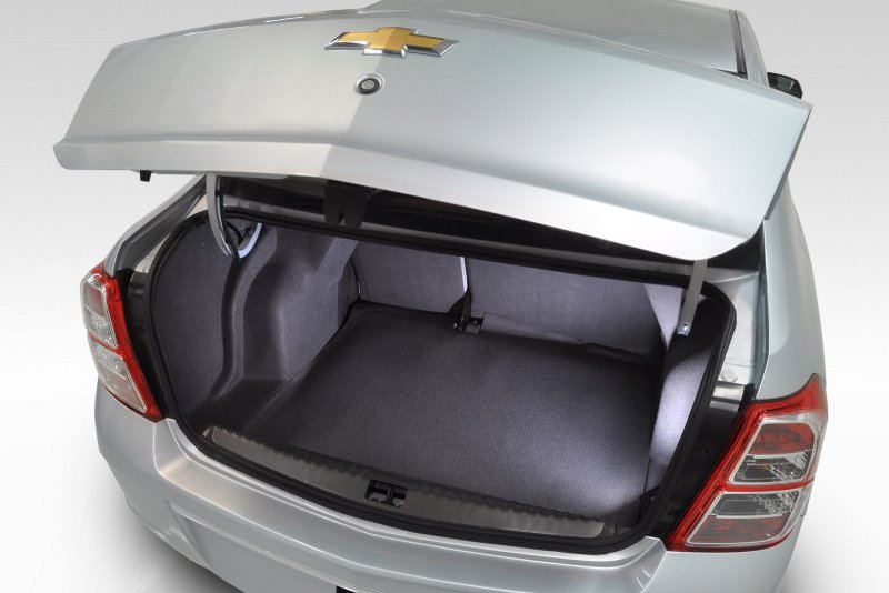 Chevrolet Cobalt 2021 багажник