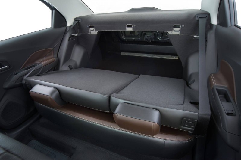 Chevrolet Cobalt багажник