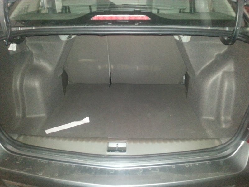Chevrolet Cobalt салон сзади