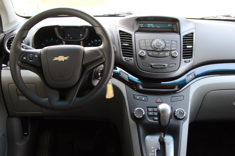 Chevrolet Orlando 2012 салон