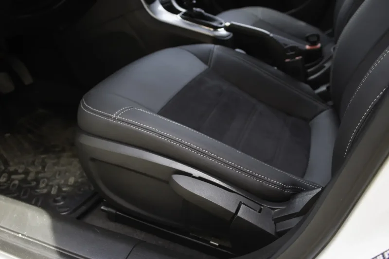 Chevrolet Cruze кожаные сидения