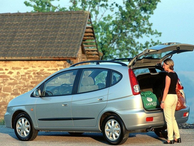 Nissan Rezzo
