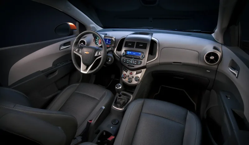 Chevrolet Aveo t300 салон