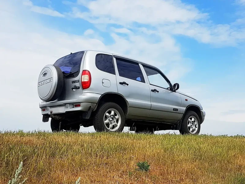 Chevrolet Niva чёрный Раптор