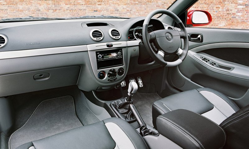 Chevrolet Lacetti хэтчбек салон