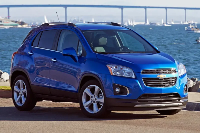 Chevrolet Tracker красный