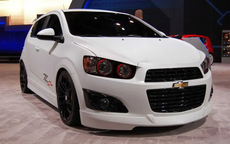 Chevrolet Aveo t300 седан