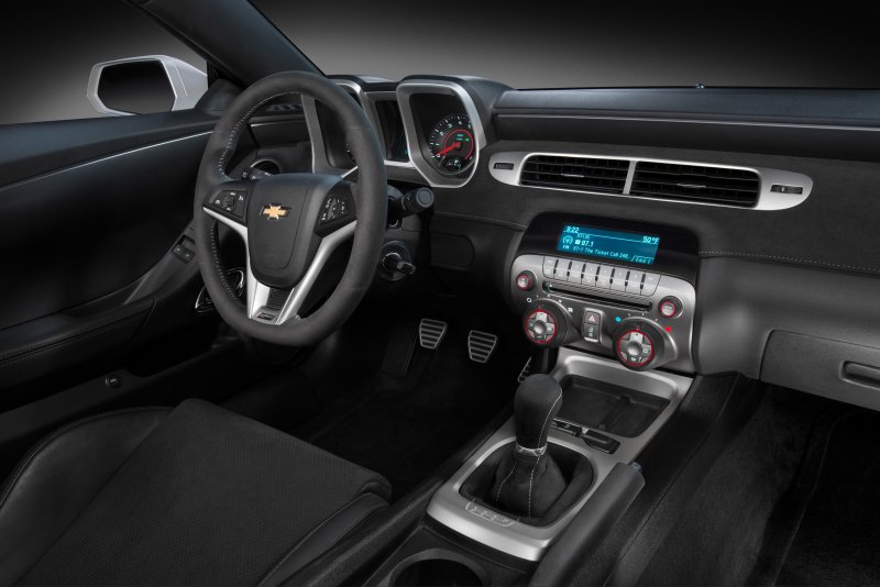 Chevrolet Camaro z28 салон