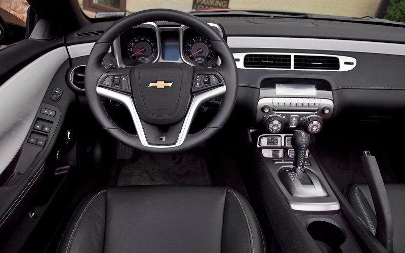 Chevrolet Camaro 2010 SS салон