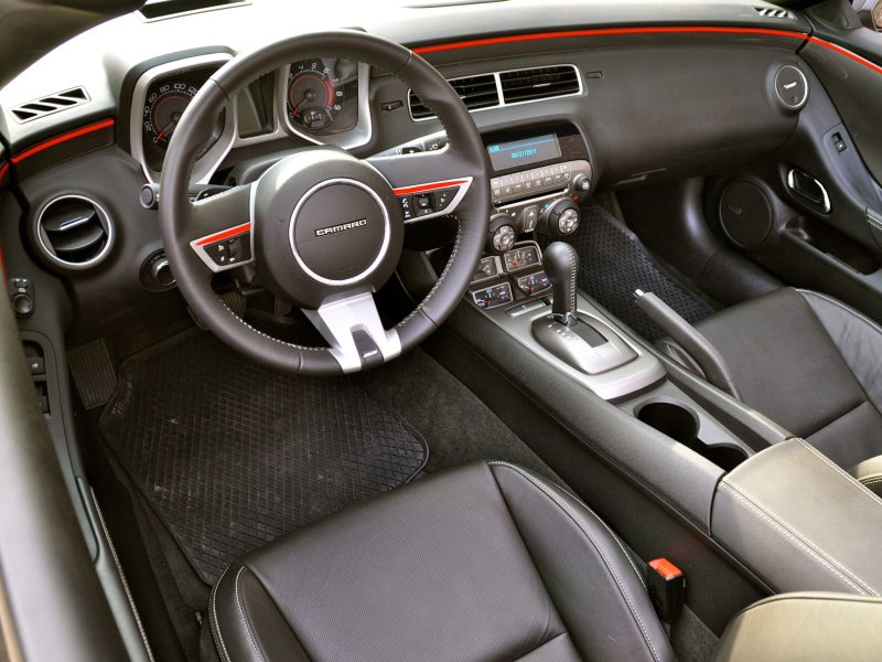 Chevrolet Camaro 2005 салон