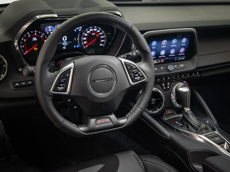 Chevrolet Camaro 2020 салон