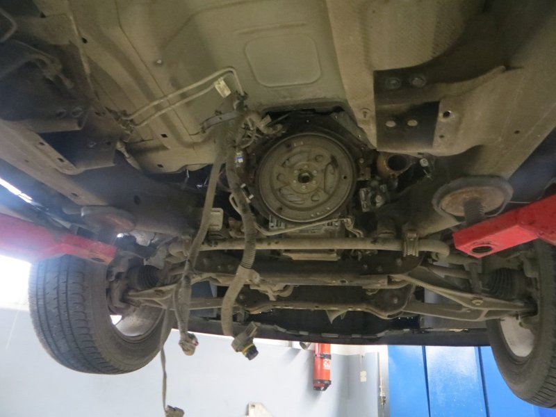 Chevrolet Tahoe снизу