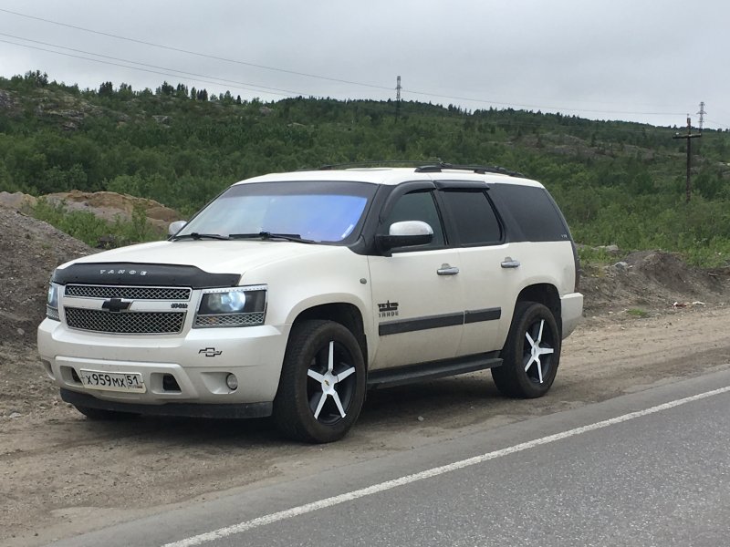 Chevrolet Tahoe Black 2012