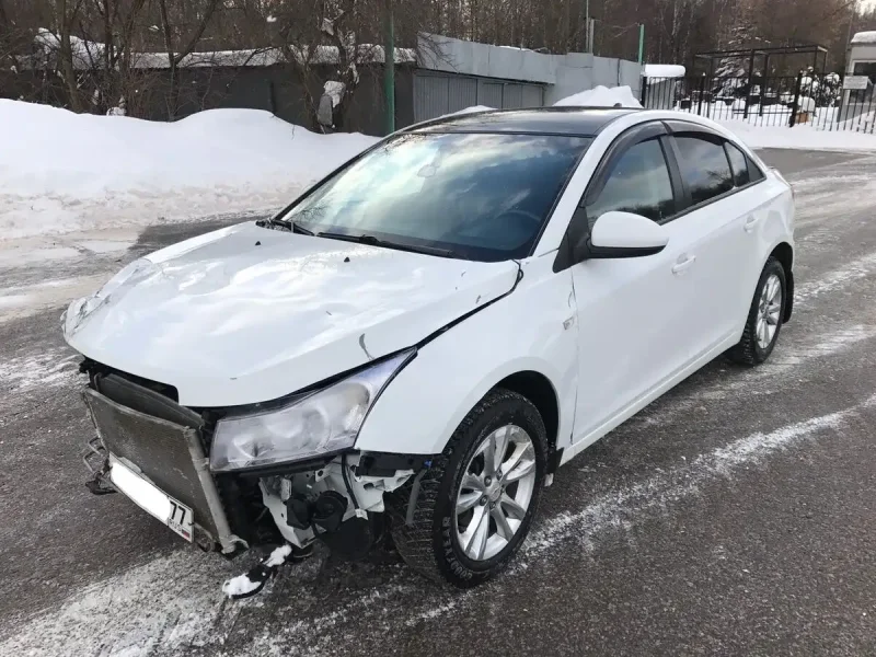 Шевроле Круз разбитый перед