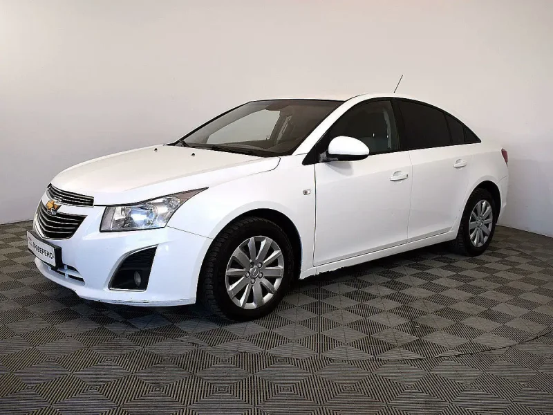 Chevrolet Cruze белый седан