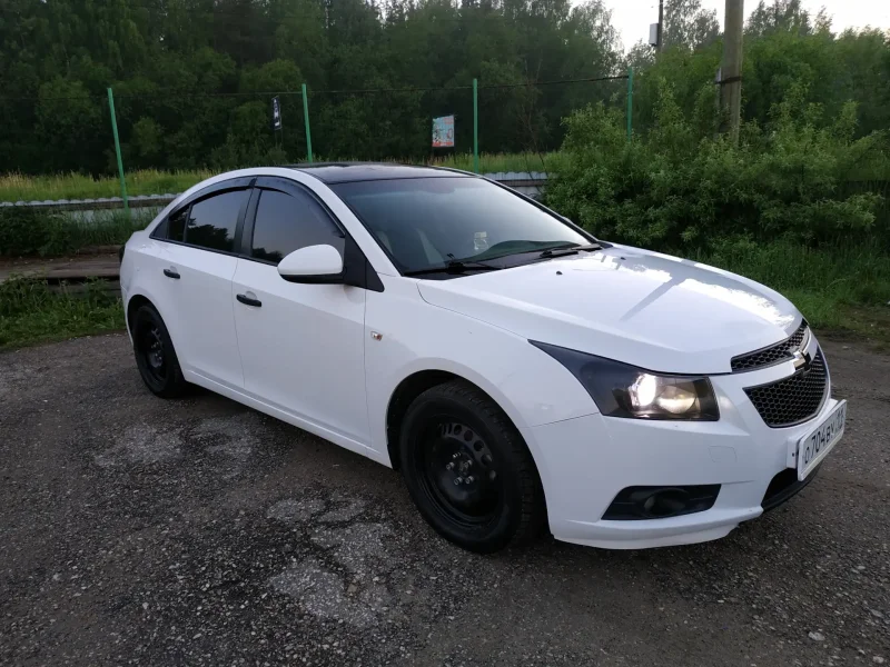 Chevrolet Cruze белый