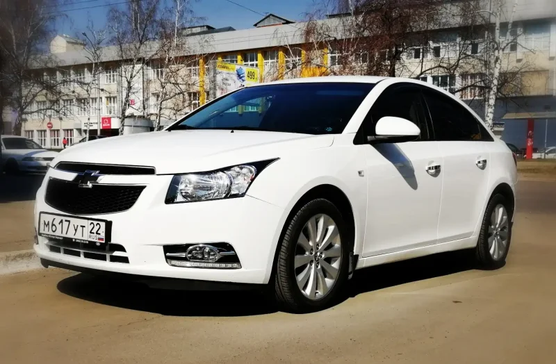 Chevrolet Cruze белый