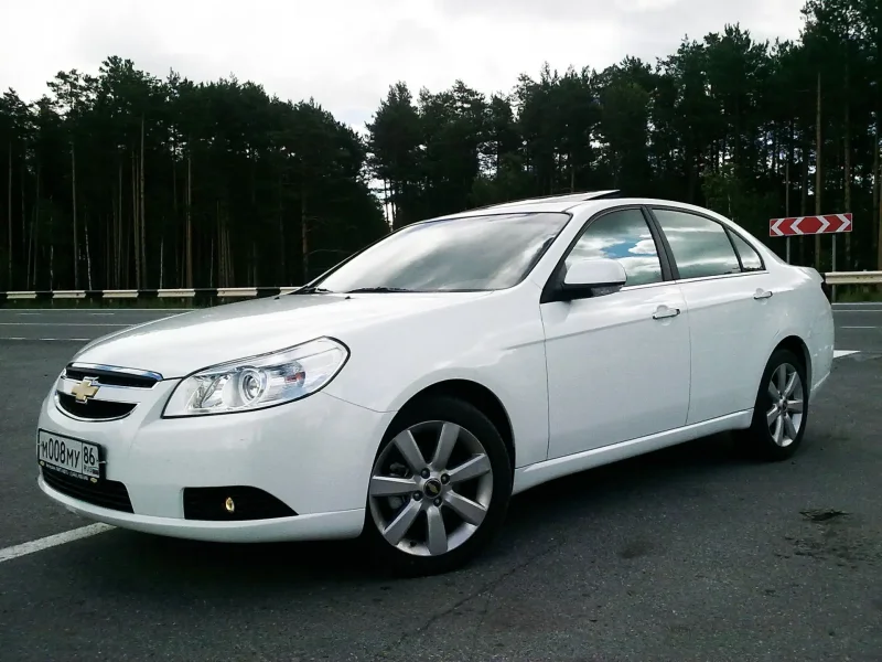 Chevrolet Epica белая