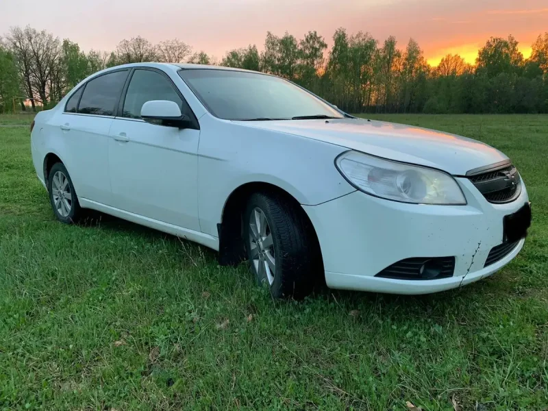 Chevrolet Epica белая