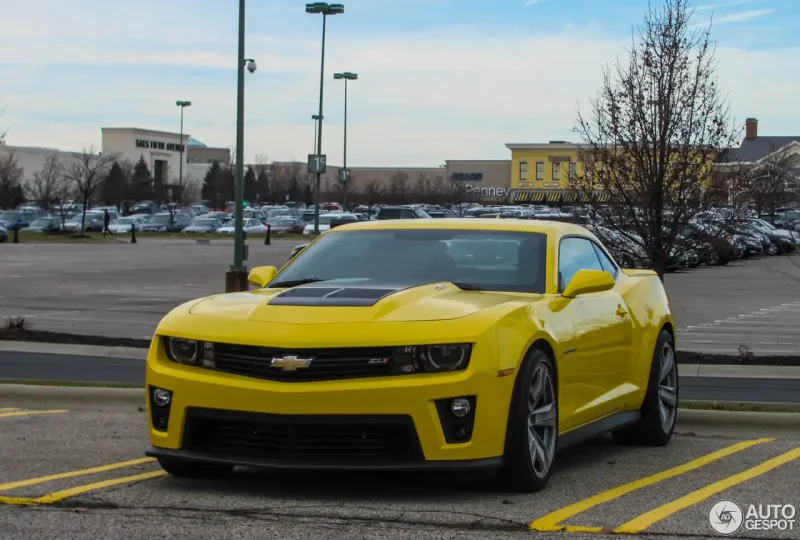 Chevrolet Camaro zl1 2012 жёлтый
