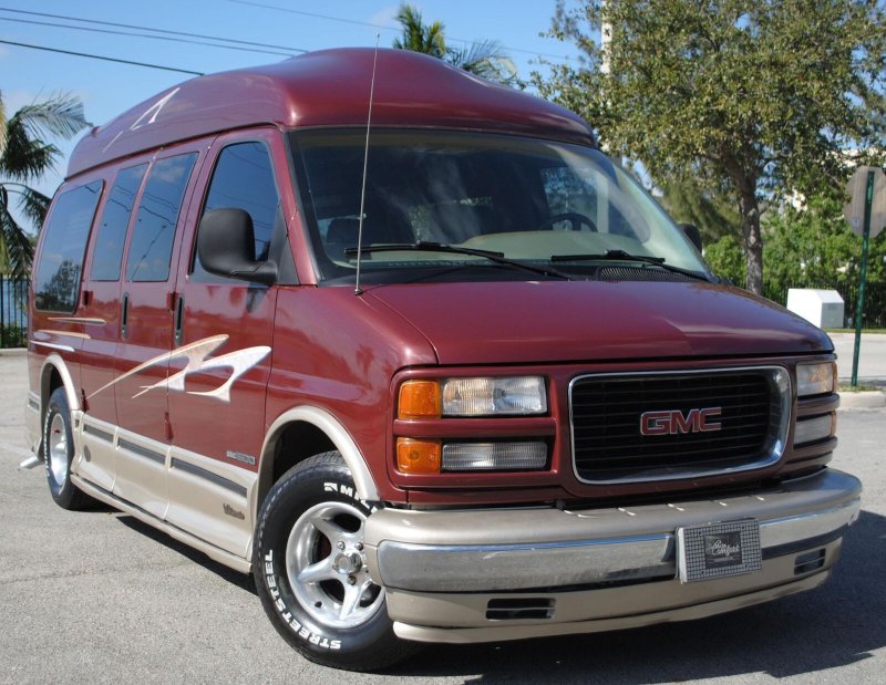 GMC Savana 2500 Conversion