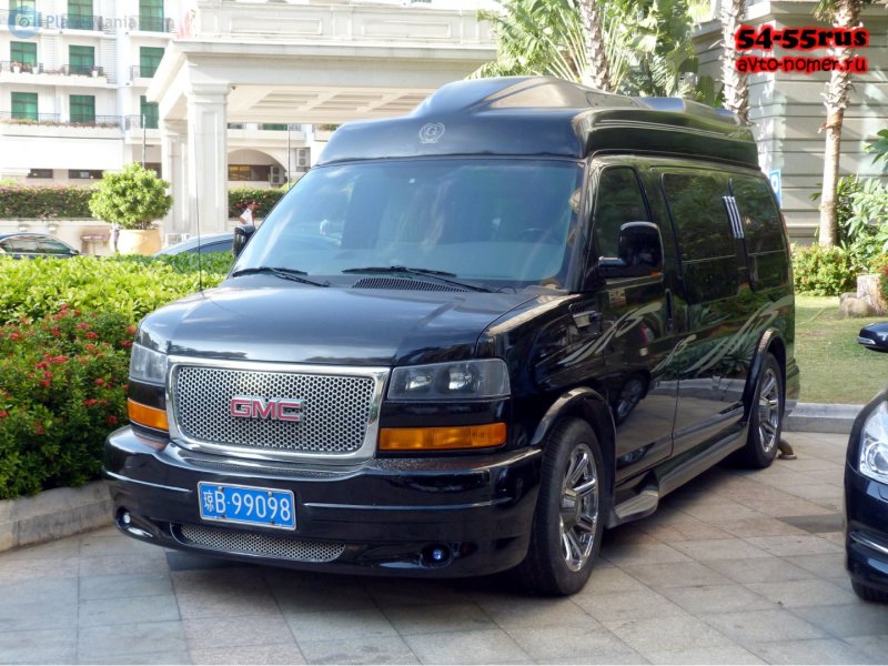 GM GMC Savana