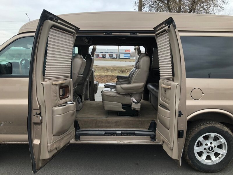 GMC Savana