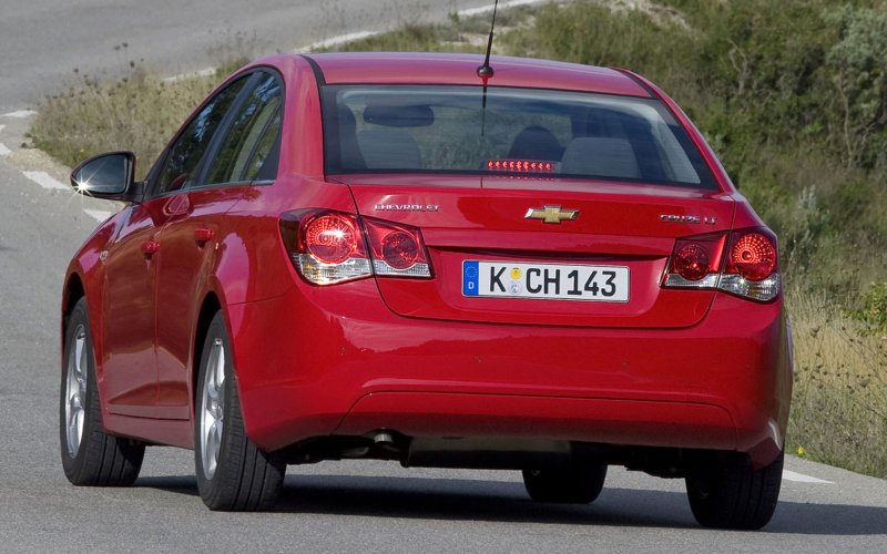 Chevrolet Cruze сзади 2009